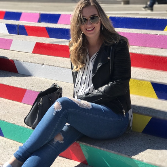 Meet your Posher, Jennifer - Picture 1 of 1